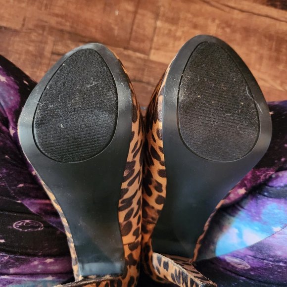 Leopard Platform Heels - Picture 6 of 7